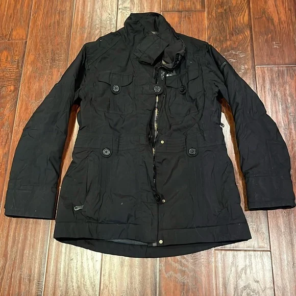 Black Helly Hansen ski jacket - Picture 1 of 8